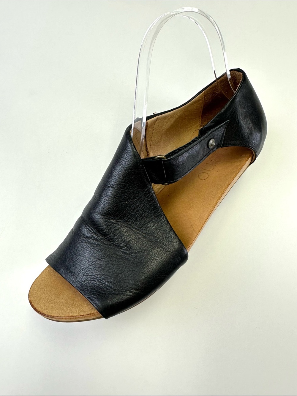 Bueno Black Leather Sandals Size 39 Hook & Loop Comfort Flats